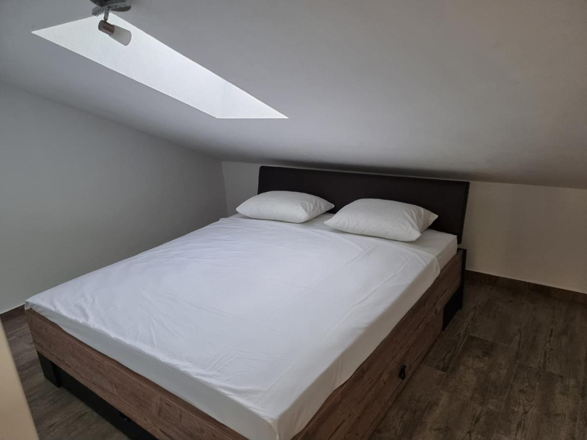 Aksa Residences Vir Eksteriør billede